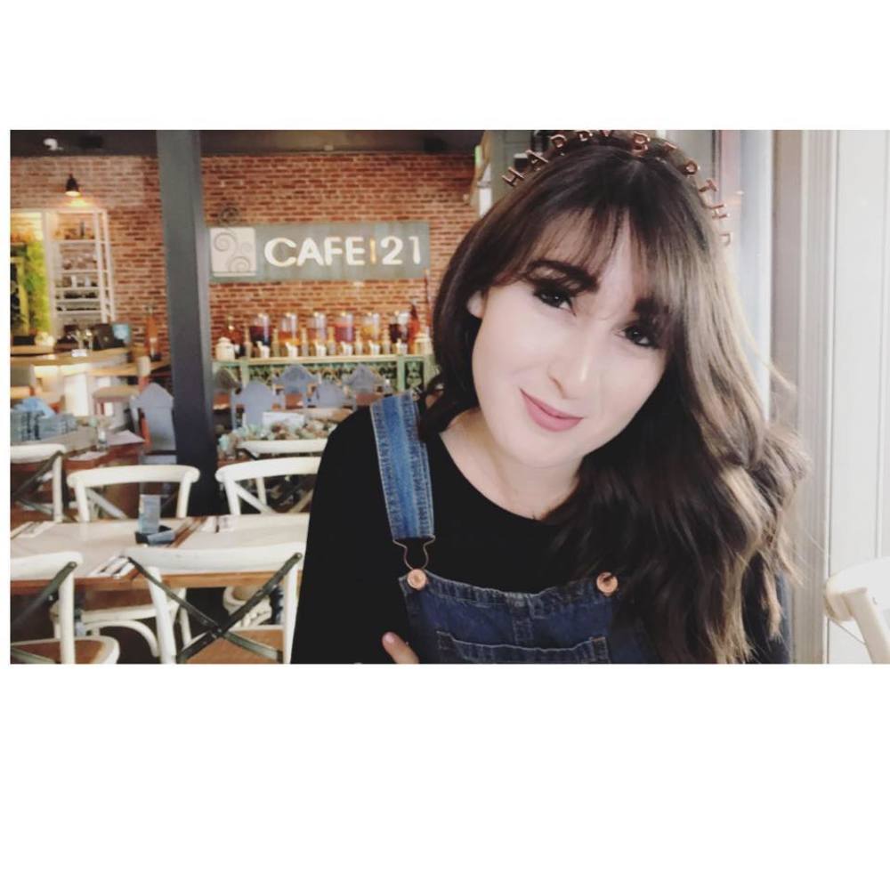 Meet your Posher, Danielle